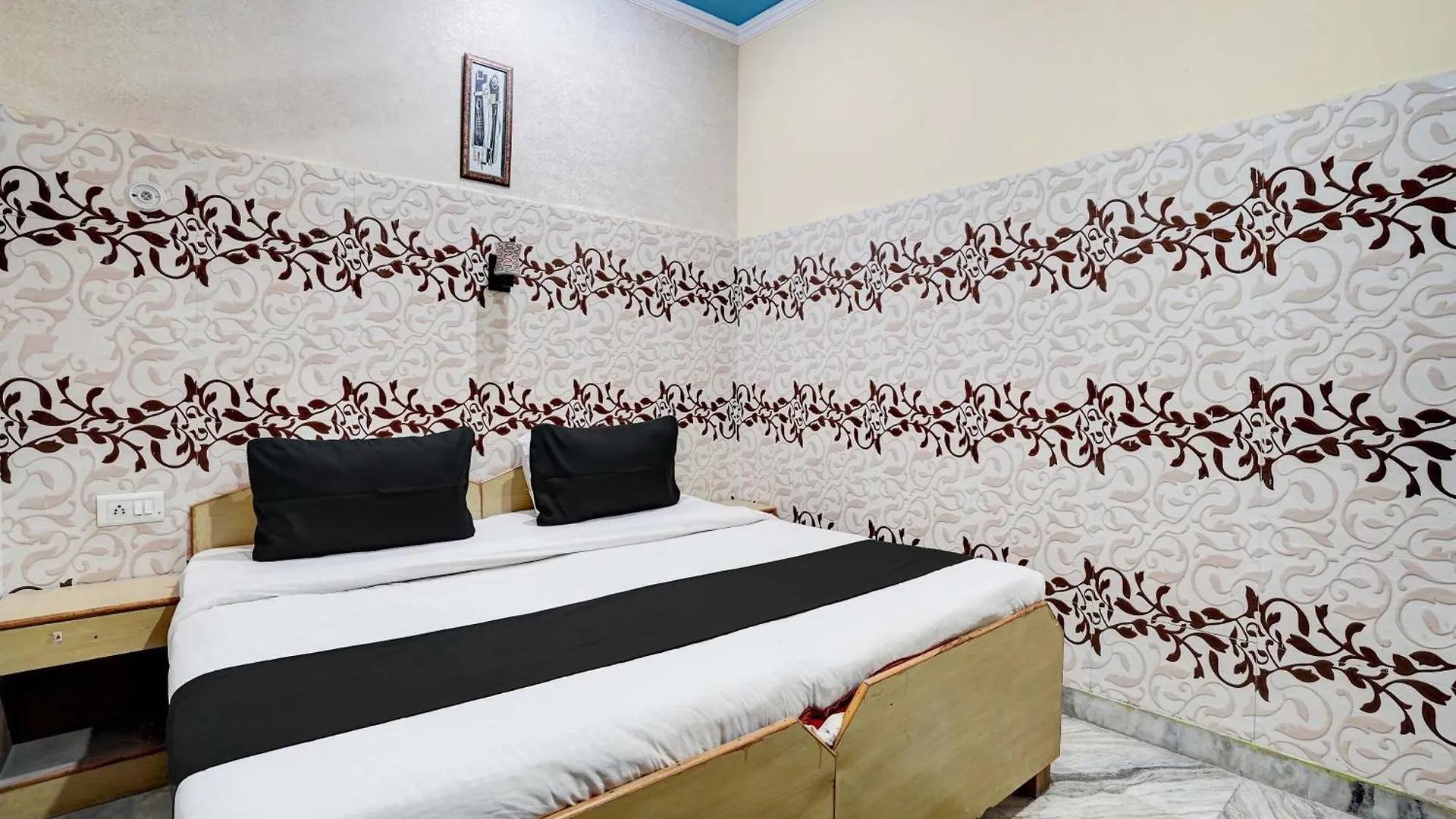 Spot On Hotel Royal Dream Agra  3*, Agra (Uttar Pradesh)