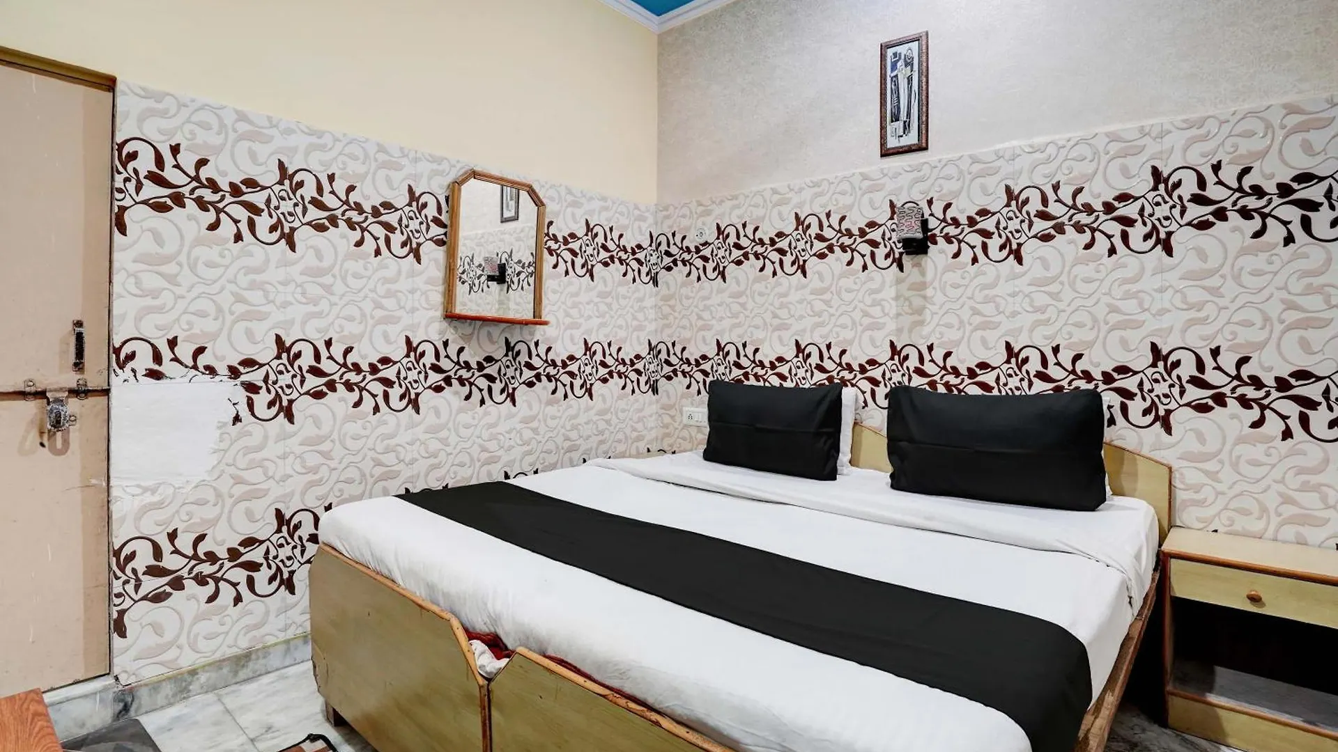 Spot On Hotel Royal Dream Agra   Agra (Uttar Pradesh)